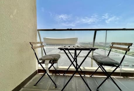HURRY UP / GOOD INVESTMENT / STADUIM VIEW