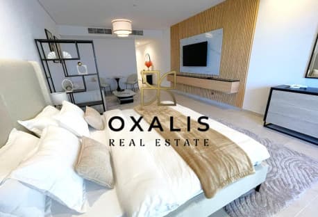 BEACH ACCESS | ICONIC STUDIO FURNISHED + BALCONY