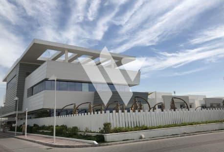 STYLISH AND MODERN 5 BHK FAMILY VILLA | SF