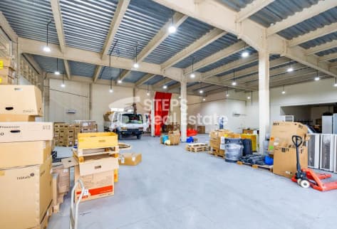 Brand New Warehouse with AC in Birkat Al Awamer