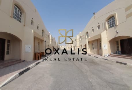 GREAT PRICE !! FRESHLY RENOVATED 5 BHK VILLA