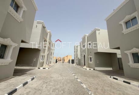 FREEHOLD 6 BR VILLA| TITLE DEED AVAILABLE|COMPOUND