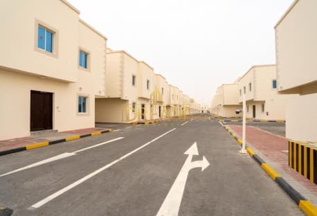 Brand New Elegant 6 Bedroom Villa in Al Kheesa