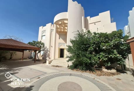 Luxury 5BR Villa for Rent | Private Beach and Pool