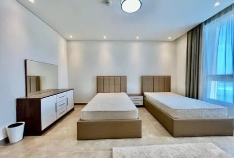 HURRY UP / GOOD INVESTMENT / STADUIM VIEW