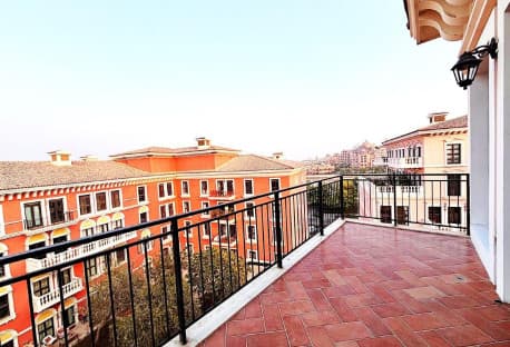 LUXURY 1 BR WITH BALCONY | BILLS FREE | PRIME AREA
