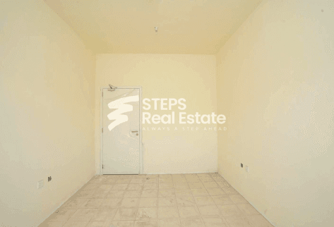 66 Rooms with Warehouse for Sale in Industrial