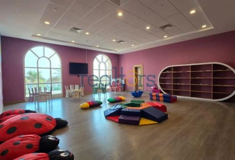 Luxurious LOFT with private garden Bills included