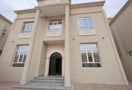 Luxury 5-Bedroom Villa for Rent | Spacious Majlis