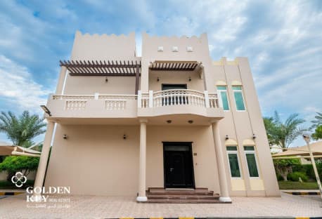 Large Layout 3BR Villa | Sea View | Beach Access