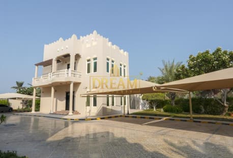 Semi Furnished 3 bhk+ Maid Villa l West bay Lagoon