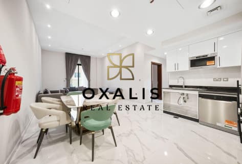 MODERN AND STUNNING 2 BHK FURNISHED | POOL ACCESS