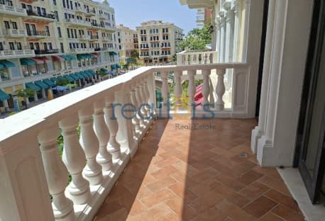 Gorgeous 3 bedroom unit with nice canal view