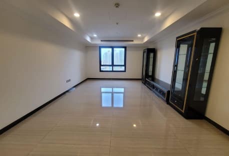 1-BEDROOM APARTMENT IN PORTO ARABIA WITH BALCONY