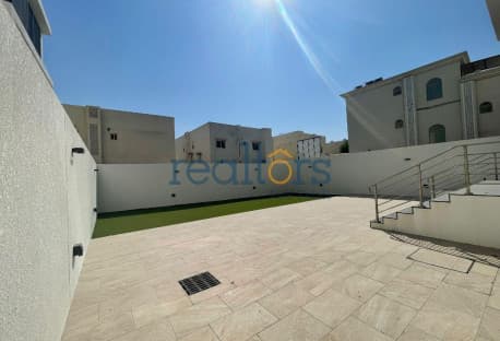 BRAND NEW STANDALONE 6 BED VILLA IZGHAWA