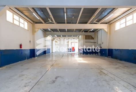 Spacious General Storage for Rent with Mezzanine