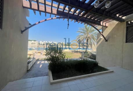 Luxury direct sea 4+Maid villa with private Garden