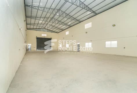 General Warehouse with Rooms for Rent