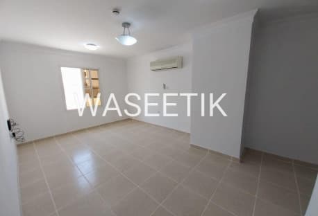 Very Clean Apartment UF - 2bhk in Old Airport