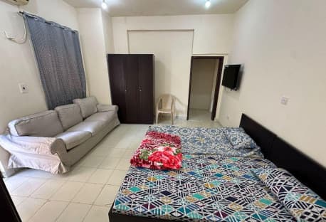 Al-Kharaitiyat room with kitchen and bathroom