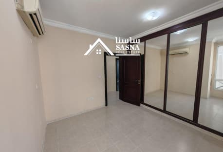 SPACIOUS 3 BEDROOM APARTMENT - CITY LOCATION