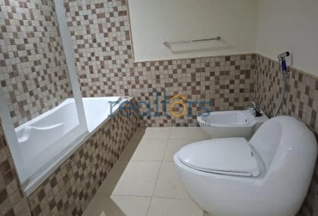 Spacious 1 Bed| Partial Marina | Semi-Furnished