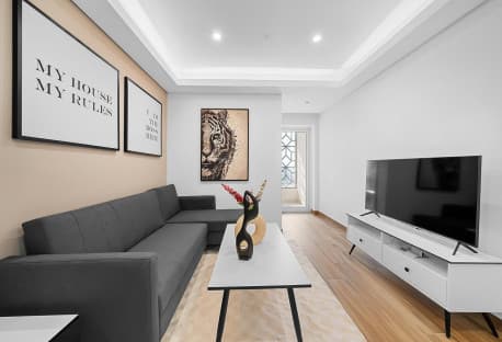 Modern 1 Bedroom Apartment with 1.5 Bathrooms