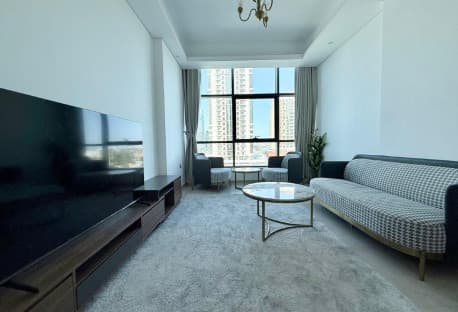 SUNNY TWO BEDROOM / CITY VIEW / BALCONY