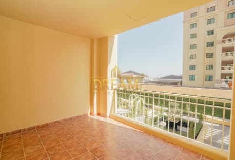 FF Studio With Balcony | Bills Included