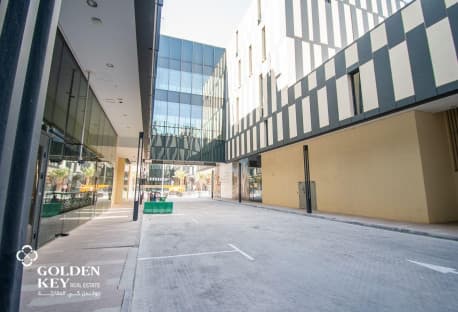 Prime Spot! Showroom – Main Road –Lusail Boulevard