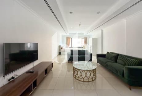 Spacious Studio | Bills included | Prime location
