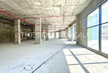 Unfurnished Gym Space for Rent – High Visibility