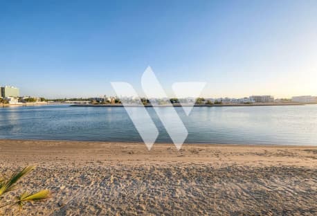 Spacious 5BR Villa for Rent in Westbay | Beach