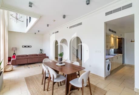 MODERN LIVING | 3BR DUPLEX | FF | PRIME LOCATION
