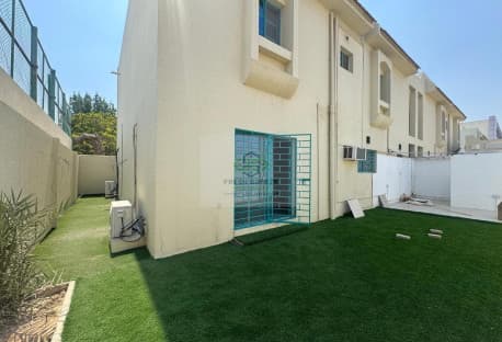 4BHK+MAID ROOM COMPOUND CORNER VILLA WITH GARDEN