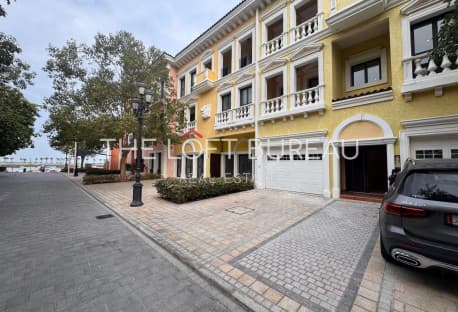 NO COMMISSION 2 BRS TOWNHOUSE BEACH ACCESS IN QQ