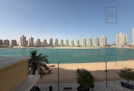 Amazing Beach Front 2 Bedroom Chalet, The Pearl