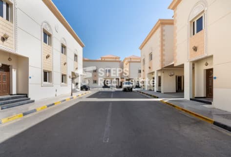 6 BHK Villa For Staff Accommodation in Markhiya