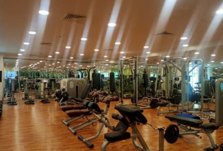 Spacious 2BHK UF Apartment Near Corniche Road!