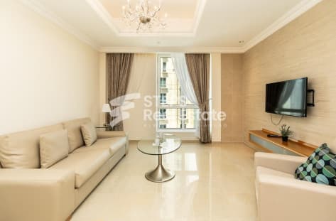Apartment with Direct Beach Access in The Pearl