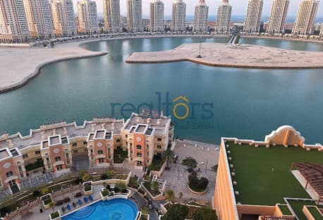 Corner unit. Higher floor 2 bedroom. 1 month free