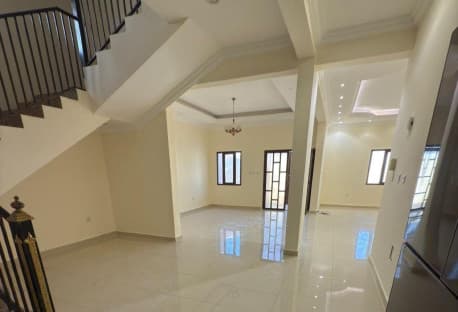 Stunning Villa | 07 Bedrooms| Al Dhakira area