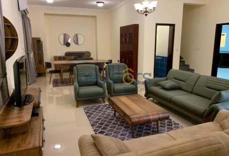 Grab Deal 4BHK Villa Compound SF/FF, W&Wo Backyard