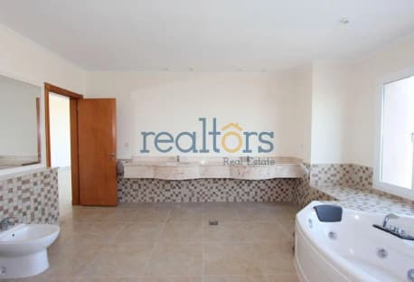 Luxury Penthouse | Private Pool | Marina View