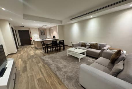LUXURY APARTMENT/ SPACIOUS AND FULLY FURNISHED
