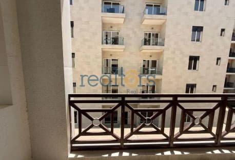 Best Deal 2BR with Balcony Incl Bills in Fox Hills