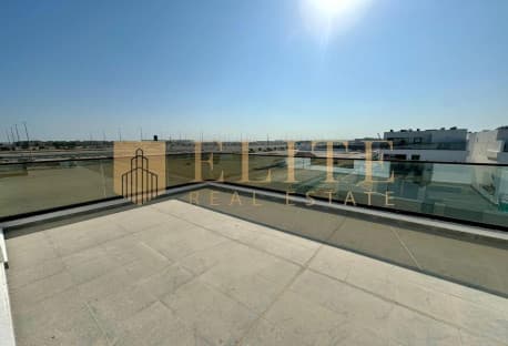 Experience luxury living in this stunning independ
