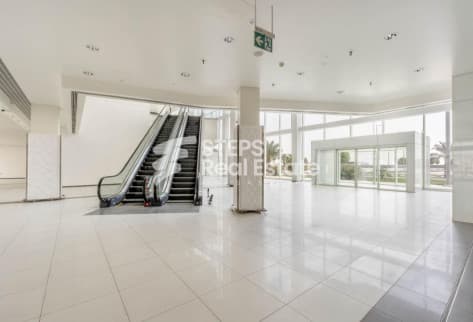 Spacious Ground Floor Shop with Mezzanine