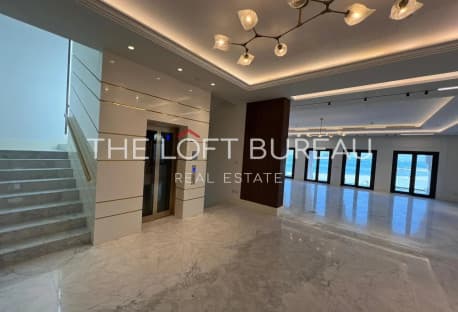Luxury Modern || Private Beach || Skyline View