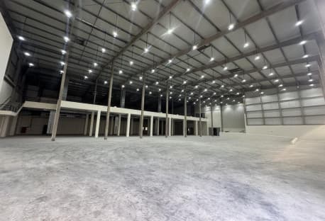 For rent a warehouse with a transportation license